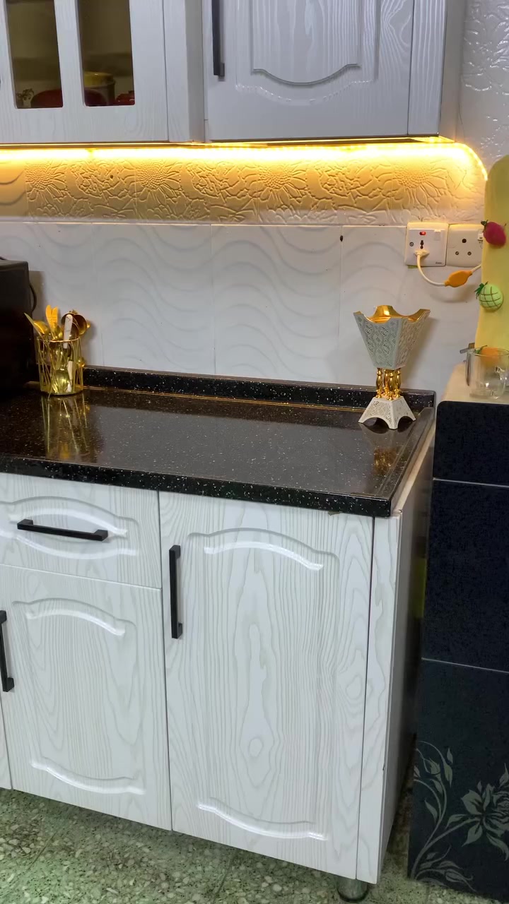 السلام عليكم
كاونتر من الداخل المنيوم والخارج pdf 

نظيف  جدا جدا  ومتانه فول مثل ما موضح بالفيديو 

ماخذته من شركة الاعتماد غنيه عن التعريف 

السعر خاص


**إذا كنت صاحب هذا الإعلان وتريد حذفه لأي سبب، رجاءا أرسل رسالة إلى الدعم الفني**