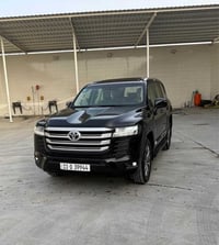 لاندكروزر GXR • ٦٠٠٠٠ كم • باسمي