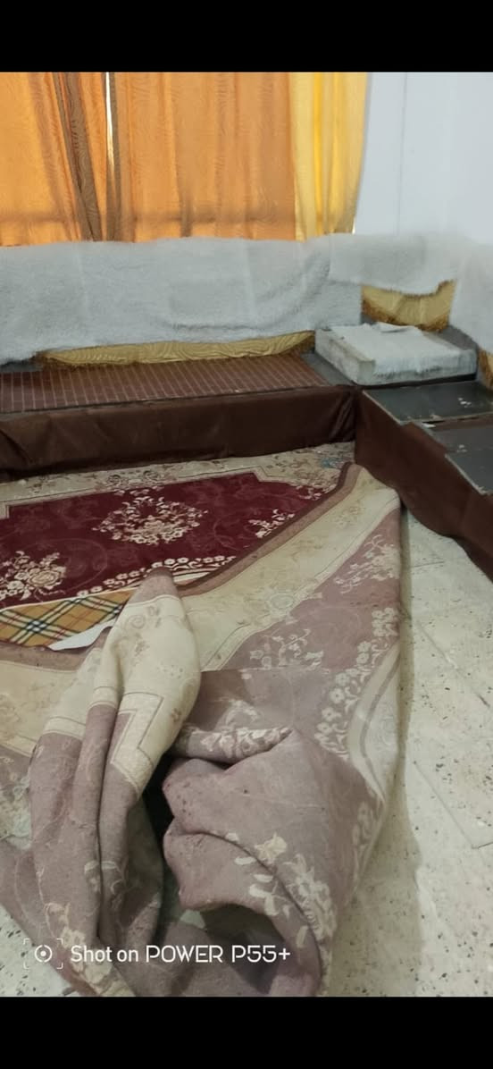 للبيع كلهم
***********
