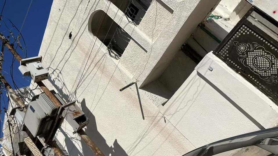 للايجار طابق ارضي في الدوره مساحة 100 متر 
من المالك مباشرة بدون دلاليه
يحتوي على غرفتين وصاله ومطبخ وحمام ومنور
للاستفسار ***********
