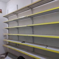 رفوف • للبيع