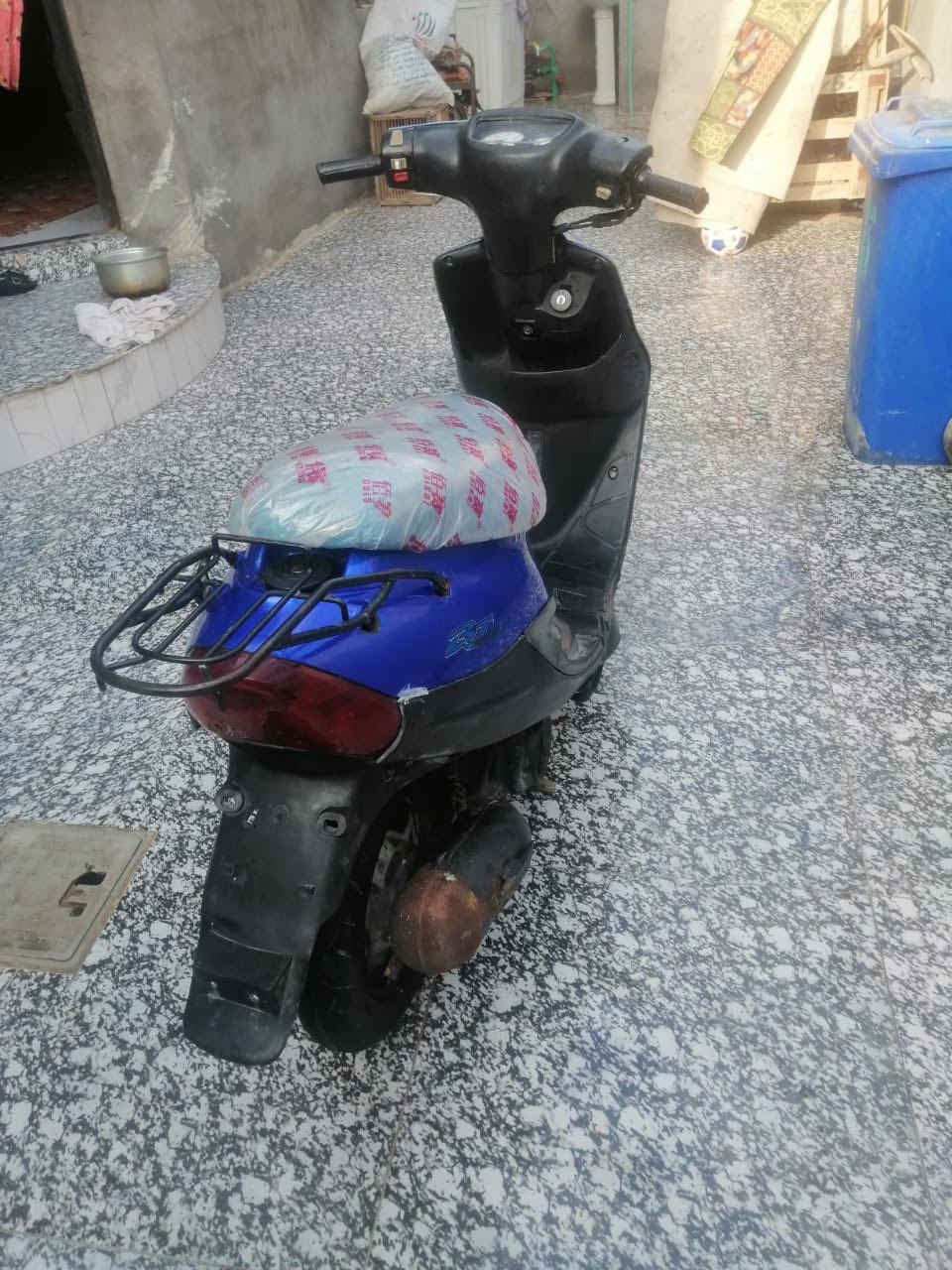 سلام عليكم دراجه تسع زروف للبيع دراجه نضيفه مرتبه كهربائيات كلها شغاله سلف  هندر اشاير هورن لايت كدام صطاب خلفي عينه كيلو متر كيج بانزين كلشي شغال بيها دراجه دكه وحده كدامكم نضافتها كلشي بيها بلاد مكاني بصره جزيره وانه خادم لشراي ***********
