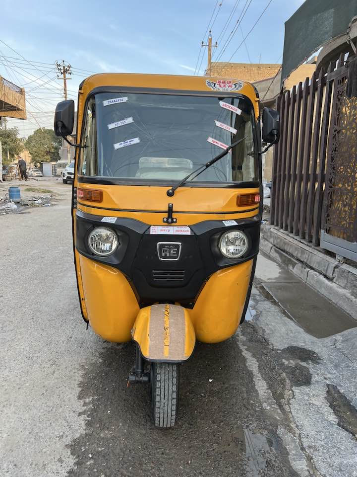 تكتك ثنين وعشرين للبيع بثمانية ونص وبيهة مجال : العنوان بغداد حي العامل رقم الهاتف ***********
