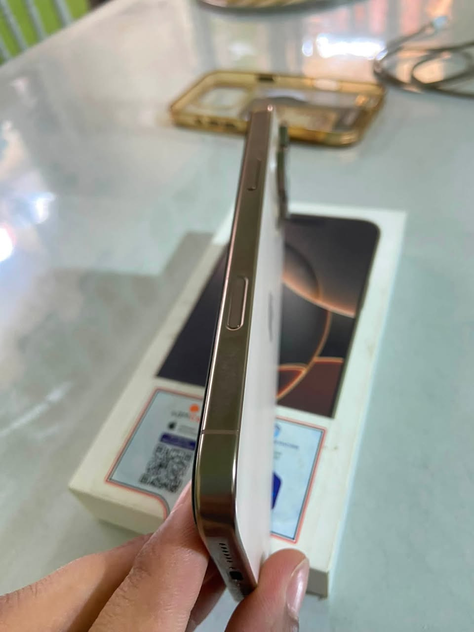 للبيع جهاز iPhone 16 Pro Max ، الجهاز أخو الجديد تماماً وبحالة الوكالة استخدام منزلي خفيف جداً

البطارية 98 الذاكرة 256 ملحقاتة ويا حتى العلاكة ويا

افحصة وين متريد  السعر1450 

هذا رقمي ***********
