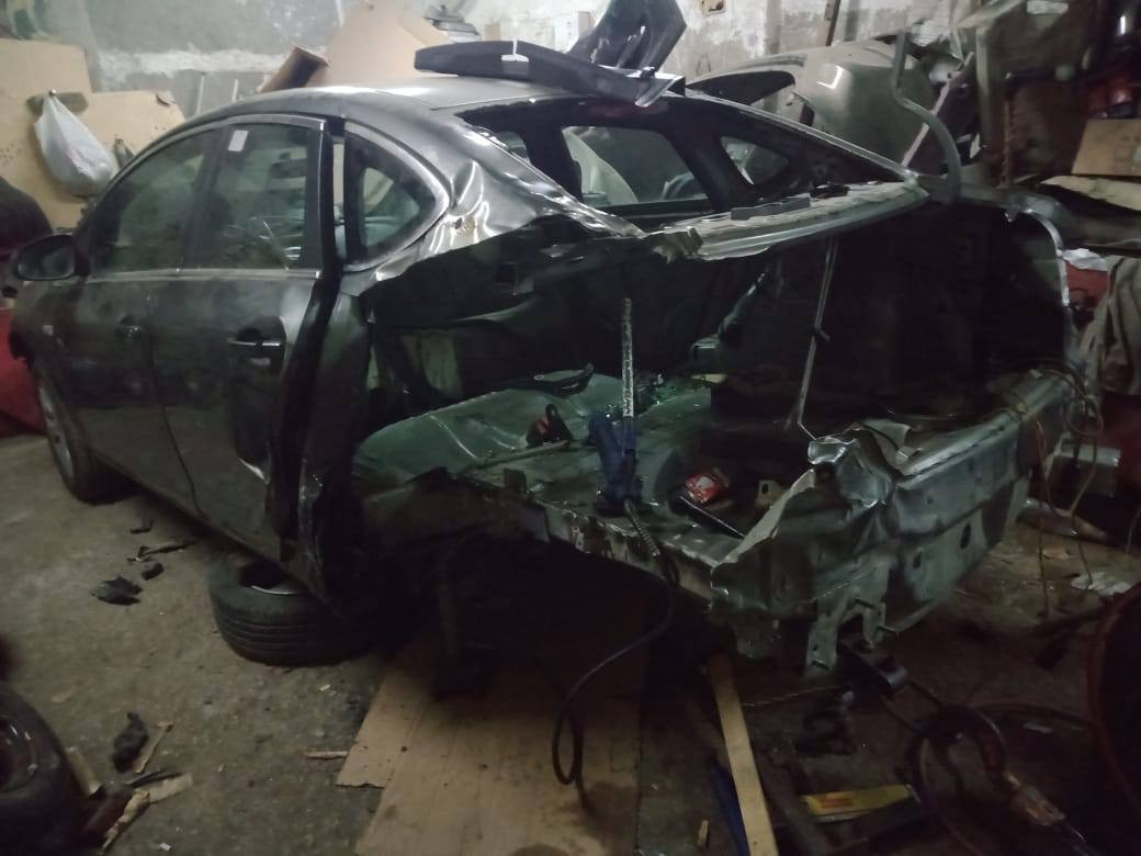 اوبل استرا موديل 21 حادثه من الامام ومن الخلف غيرت شنطه واكصدام وفخده شمال خلفي كامله وغيرت كبوت وقشرتك الحمد لله مشيت قبل رمضان بيومين وصاحبها شخصيه محترمه لواء في القوات الجويه وهو قمه الادب والاحترام والراجل جدع وابن بلد وما فاصلنيش وما تعبنيش في حاجه الله يبارك له ويرزقه خيرها ويصرف عنه شرها


**إذا كنت صاحب هذا الإعلان وتريد حذفه لأي سبب، رجاءا أرسل رسالة إلى الدعم الفني**