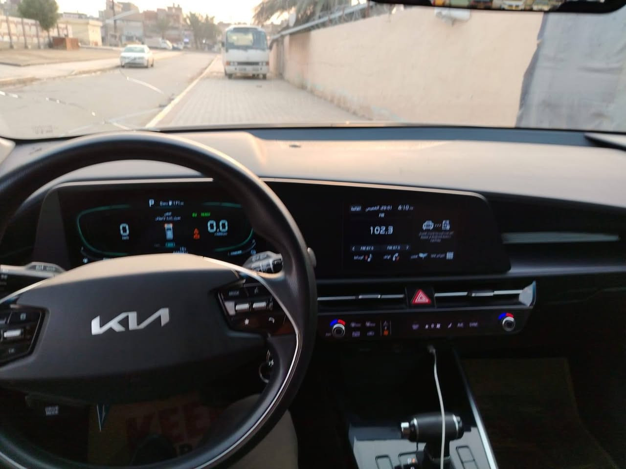 السلام عليكم 
سيارة كيا نيرو وارد امريكي 2023 نص مواصفات الضرر جاملغ  امامي دحج بدون ايرباك بدون تبديل صبغ جاملغ والباب  + صورة الحادث مرفوقه  38  ماشيه السيارة جديده  المكان بغداد الجديده السعر 150
***********
