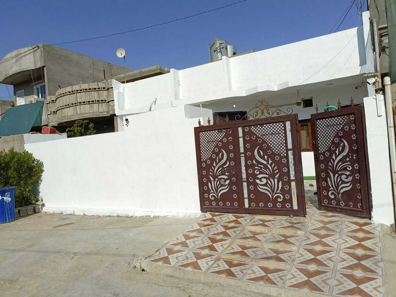 سلام عليكم دار للبيع زراعي حي العسكري 200متر ثاني فرع مقابل جامع خديجة الكبرى  للاتصال ***********
