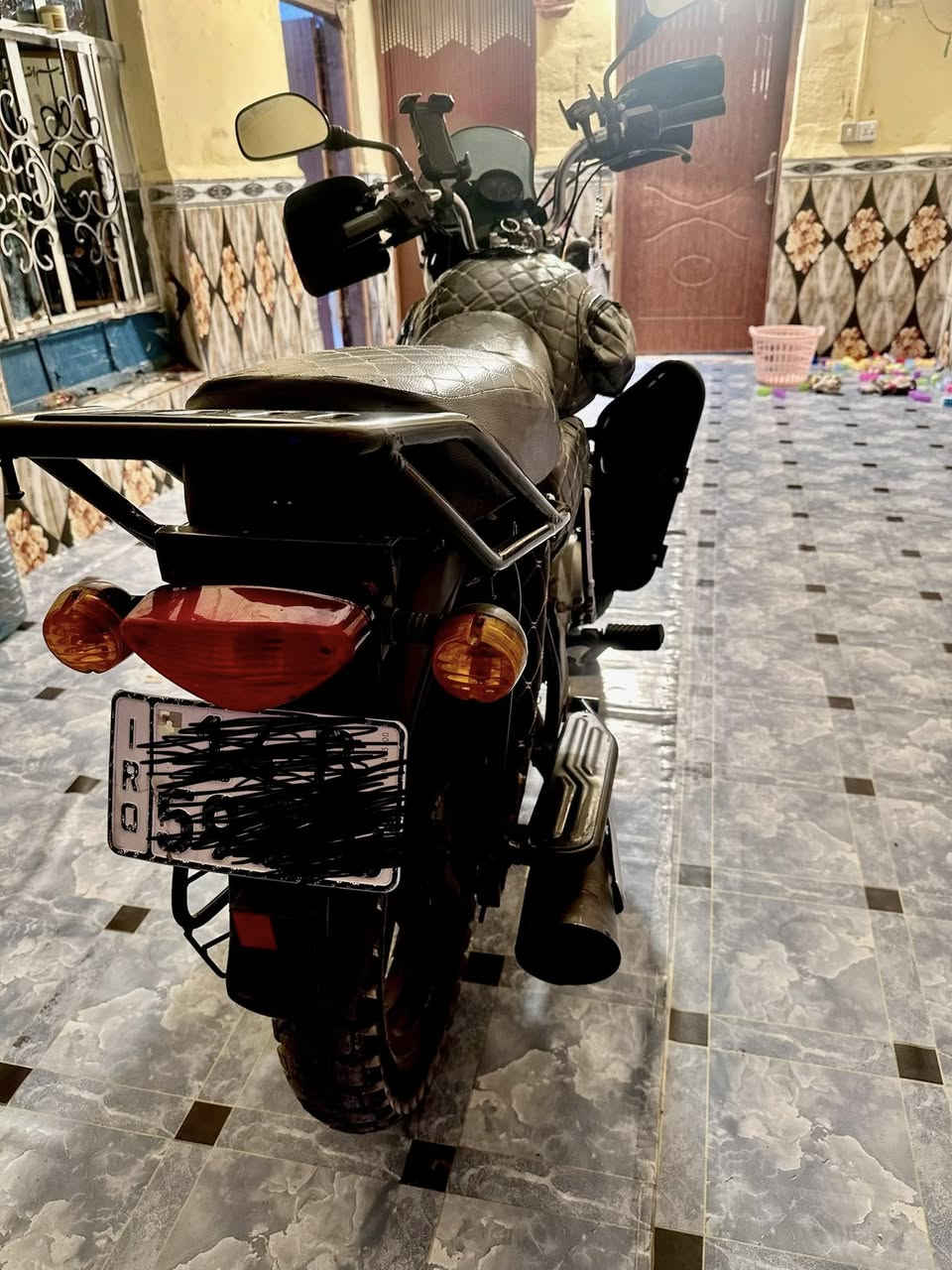 بوكسر موديل 2020 كلاسك رقم بصرة الانكليزي السنوية جديده 2030 مكينة مجفتة بوشة وبستم وكالة الدراجة بحالة جيدة جداً السعر مليونين وبيها مجال رقم تلفوني ***********
