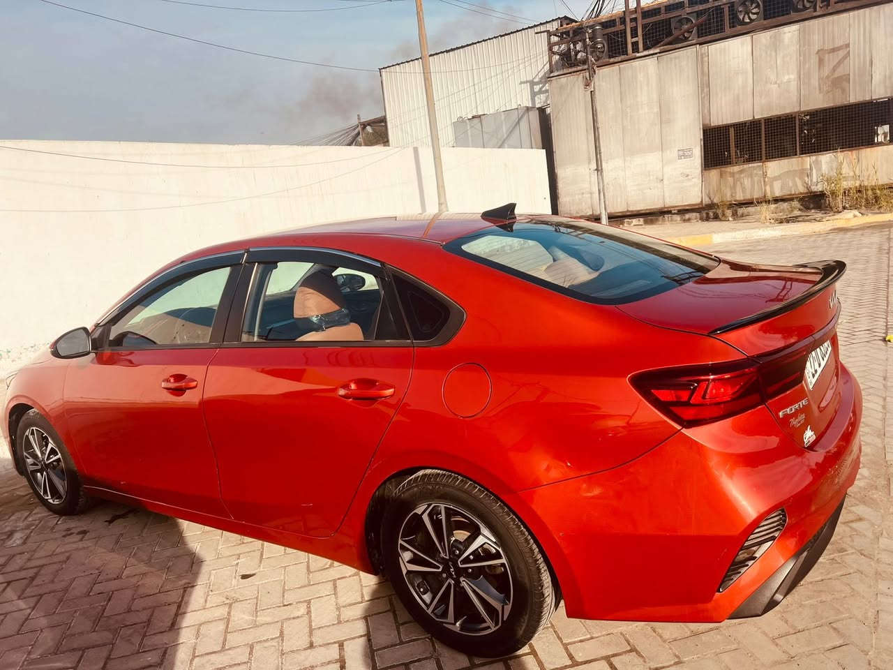 كيا فورتي اربيل 2022 برتقالي
مواصفات

مكينة 2000 دوش 

وضعيات القيادة (ايكو/نورمل/سبورت)

مسار تحديد السرعه 

توقف ذاتي 

كاميرا دوارة 

حساسات امامي خلفي 

مانع انزلاق 

3 مخارج

الحادث 

دعامية امامية ودعامة خلفية وشويه بالصندوق بدون دواخل بدون ايربالك جديدتين جديدة تخم تاير جديد

أربيل باسم شركة تريد وكالة تريد تحويل

السعر 168 وبيه مجال

للتواصل *********** 

بغداد البنوك او الكرادة
