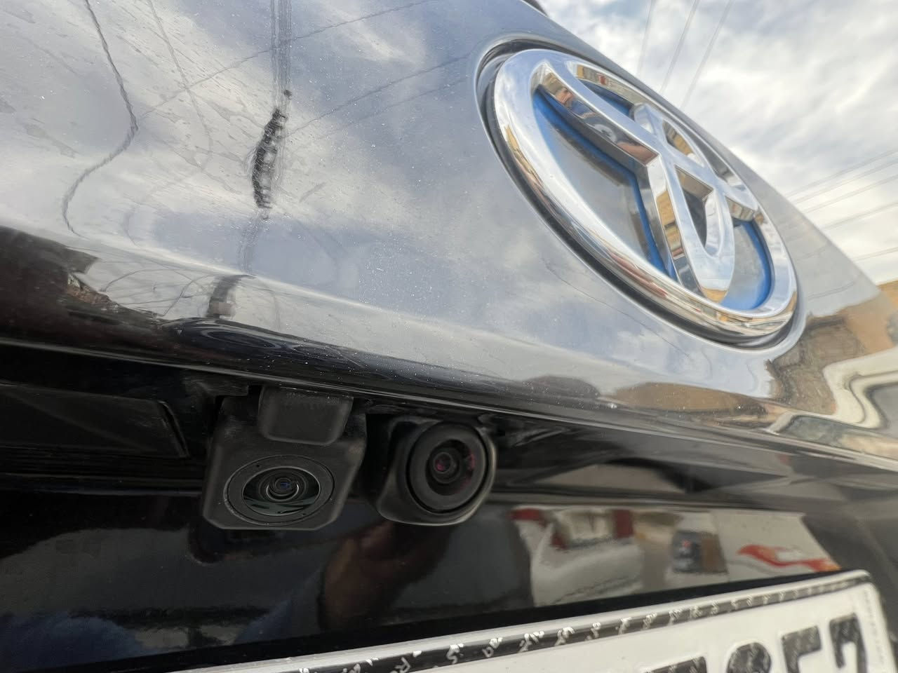 هايلندر 23 هايبرد
مكينه 2500 

ماشيه 10000 

بغداد بسمي تحويل مباشر 

دخول جديد 

حادثها بجم 

السياره جاهزه ومصلحه تصليح حلو ومناقصها شي 

كير مكينه صدر تبريد تخم تاير باتري ويل كب كله جديد 

فووووول مواصفات برونز ادشن XLE 

كل شي واضح بلمنشور شراي اتصل عندك مراوس عادي اراوس احجيلي بلمعقول الأسعار معروفه السياره جاهزه وحلوه وفووول مواصفات وماشيه قليل ممتعوبه على أيدي من امريكا الي محد راكبها وبالعافيه عالياخذها وبالنسبه للسعر عارضها مناسبه 

السعر 250 

مكان السياره بغداد الكرخ 

***********
