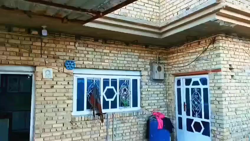 السلام عليكم.
🏠  #دار_للبيع_اومراوس__وحسب__القناعة  🏠  

الموقع : حله تقاطع العلويه شريفه ع
يبعد عن التقاطع 500متر 3فرع يم مكتب العقار قرب معمل الدبس يبعد عن شارع العام 100متر 🌎🌍 : 

🌠🌠التفاصيل 👇👇👇

🟦النوع : مكاتبه فقط 

🟦المساحة :  240متر

🟦البناء :  طابوق والسقف صب كونكريت 

♓♓ محتويات البيت 👇

🌠البيت متكون من طابق واحد ويحتوي على :

🟩غرفة نوم  عدد( 2 )

🟩استقبال .

🟧 صالة كبيره 

🟥 مطبخ .

🚾 صحيات داخلية .

🚾 صحيات خارجية
 
🟦 طارمة كبيرة 
                السعر 70 اوبي مجال 
             الاستفسار خاص


**إذا كنت صاحب هذا الإعلان وتريد حذفه لأي سبب، رجاءا أرسل رسالة إلى الدعم الفني**