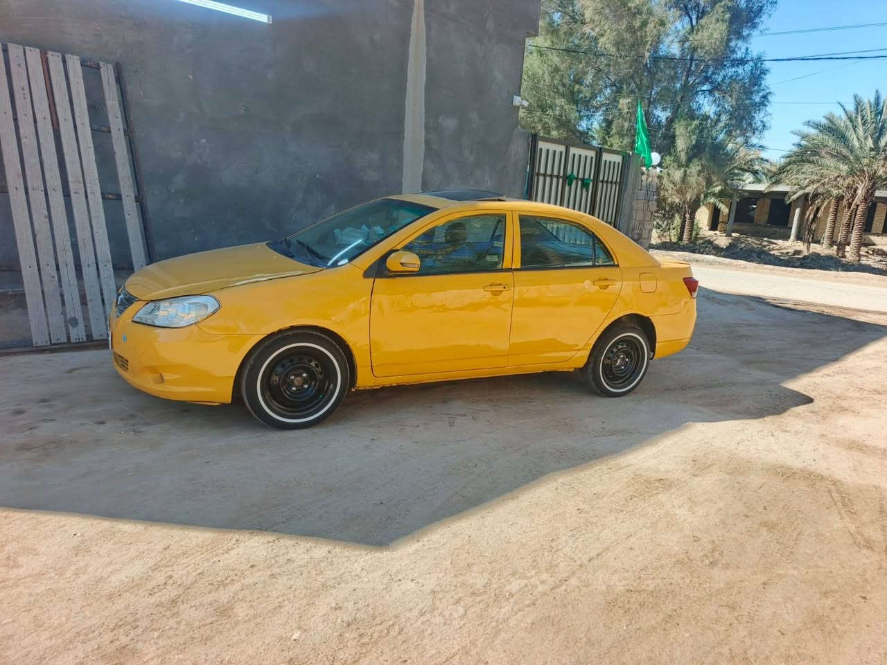 سلام عليكم بي واي دي للبيع موديل 2013
سنويه جديده 
رقم انكليزي 
سياره جاهزه خير من الله 
فقط مصبوغه احزام فقط 
سعرها 37 وبيها مجال 
مكاني بابل 
غير متواجد بل فيس بوك
للإستفسار اتصل على الرقم ‎***********
