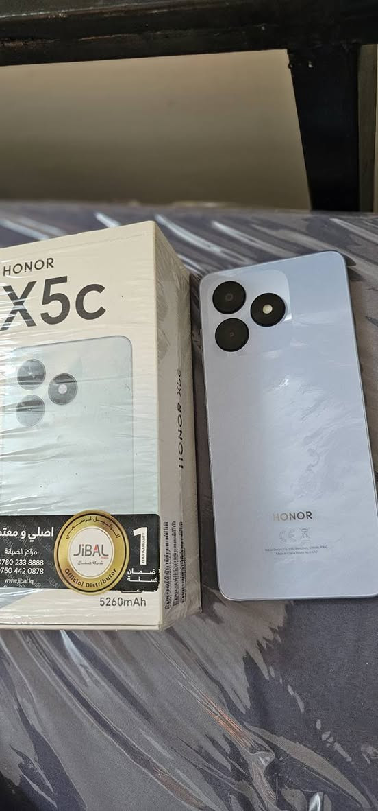 هونر x5c مستخدم اقل شهر والله وغراض كاملة
شاحن مامفتوحة + كارتونه + حافظة شفافة
مع كرت ضمان سنة كاملة 
ذاكرة64 رام 4 
دبل سيم كارت 
السعر 135 الف بي مجال بسيط جداً 
 لايوجد توصيل 
مكاني بغداد شارع فلسطين قرب ماركت التعاون
واتساب : ***********
