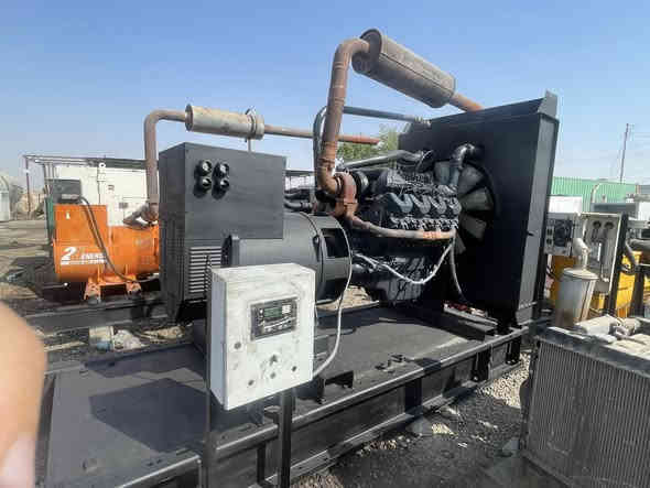 #وجبة جديدة اسعار مناسبة
سكانيا 144 حجم 015  
بمب كهربائي
توليد 400 كيفي
شاشه حمايه 
راديتر كلر
عنوان فرع الأول ديالى خانقين 
فرع الثاني أربيل صناعه جنوبيه 
هاتف ***********
***********
***********
