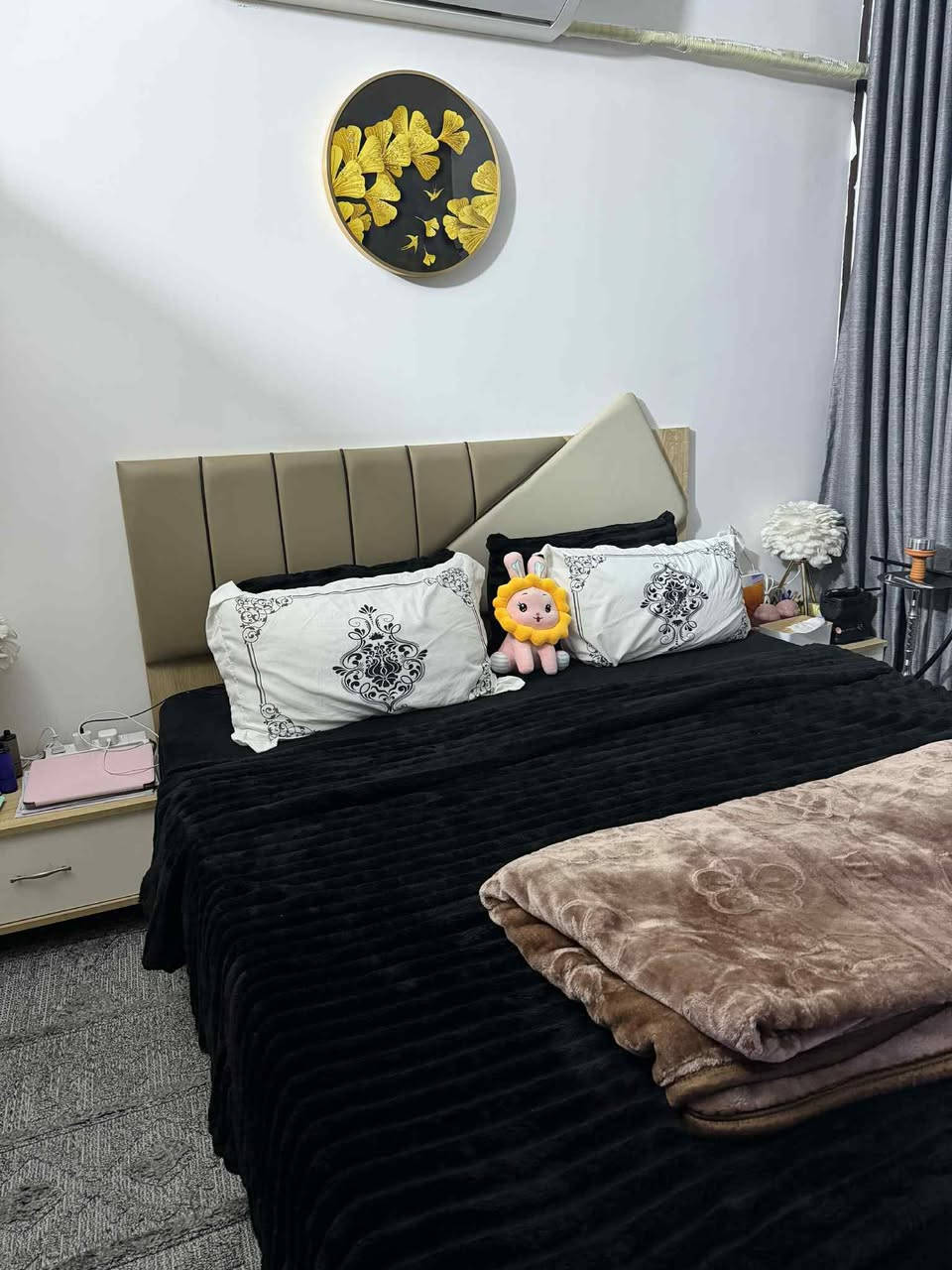 للبيع السعر ٣٥٠ المكان بغداد الدورة الغرفه نظيفه خمس قطع واكو توصيل بكروه باقي تفاصيل خاص
