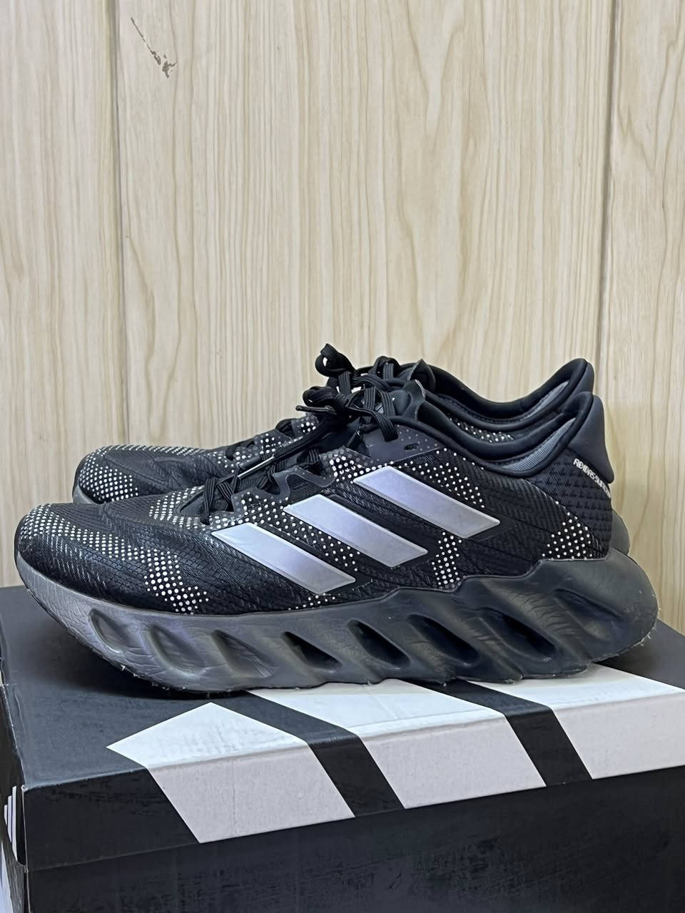 السلام عليكم شباب احذيه وكاله اورجنال نضافه100‎%‎
متوفر توصيل لجميع المحافظات 3الف فقط
*********** وتساب
