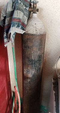 بطل أوكسجين للبيع السعر ١٠٠ الف مكاني بغداد الشعله للاستفسار 078009247...