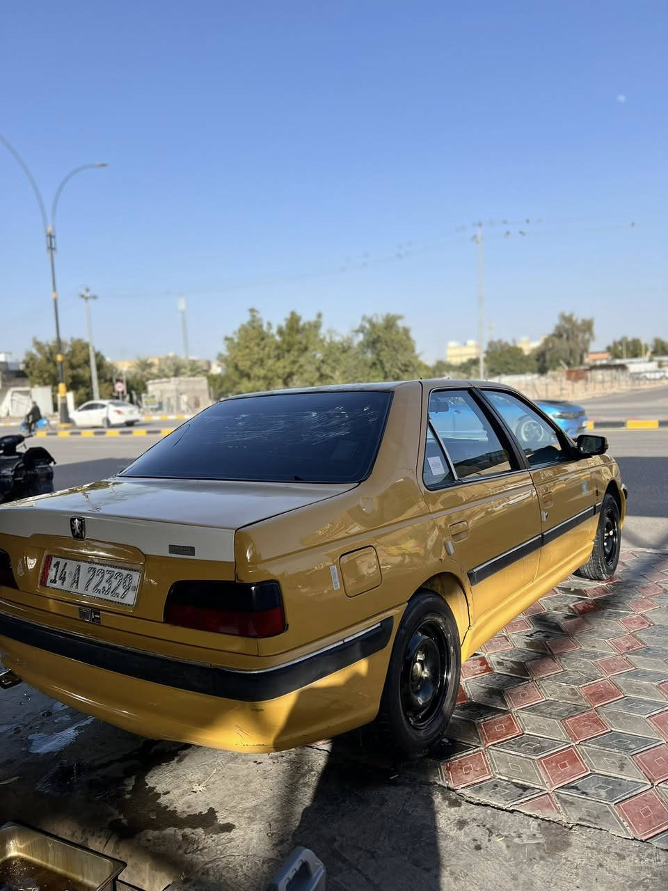 بيجو بارص 2015 رقم بصره انكليزي بسمي مصفره هئيه وغرامات مكاني نجف ب40 مجالها بسيط حك الجيه مكفوله فقط بارد بسيط تبريدها شغال جاهزه السياره ***********
