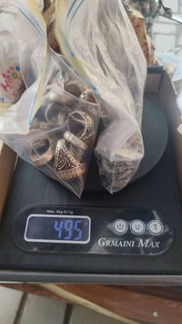 مجموعه محابس مع فضه كسر للبيع الكلي 495 اغرام سعر الاغرام مع الحجر 325...