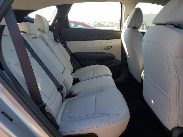 السلام عليكم 🫡 
توسان 2025 الشكل الجديد 
حادثها خلفي تصليح جاملغ خلفي 
وتبديل باب جنطة تفصيخ 
سونار موجود قبل كم يوم مسوي
محرك 2500
 تشغيل عن بعد واتو هولد ثلاث انظمة قيادة إشارة ترحيب وكامرة خلفية ورادار وتوقف ذاتي واتو هولد شاشة كبيرة متصلة 
وعداد إلكتروني متغير
اريد مراوس بسبورتج 2025 ويا ريت هايبرد
 واذا بيع  185 المنفيس بأسمي اني مستوردها
مكان السياره كربلاء
***********
***********
