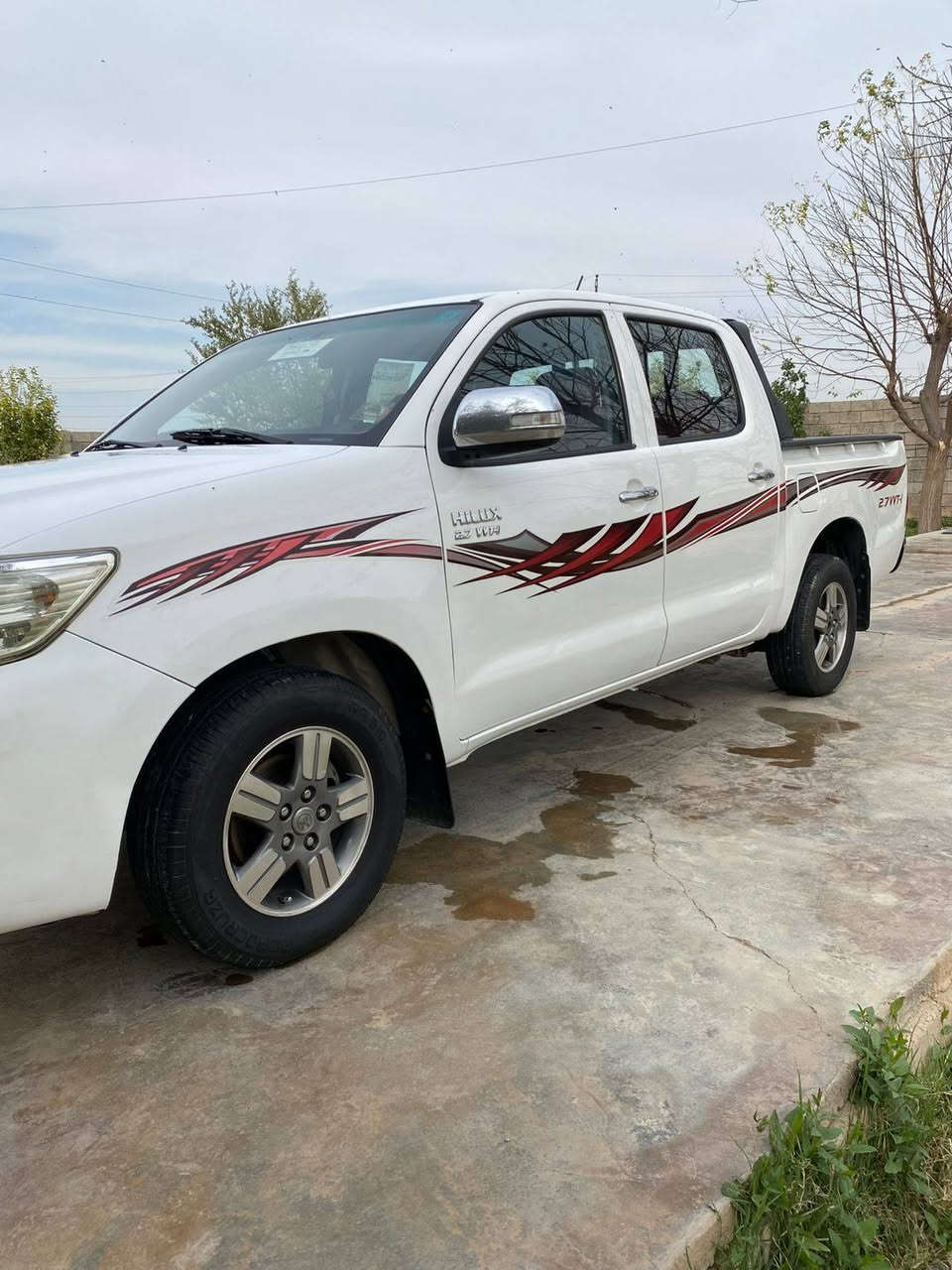 تويوتا هايلوكس
سياره موديل ٢٠١٤ جديده

رقم ديالى انكليزي

شاصي ١٢ اوتماتيك

هزه جديده وسنويه جديده

تخم تاير جديد

السياره عليه ادامه كامله

محرك وكير كفاله

كفاله عامه من الصبغ

جائزه من كلشي صدر تبريد

سعر السياره (١٩٥) وبيه مجال 

تحويل مباشر مكان السياره

صلاح الدين / بلد

تلفون ***********
