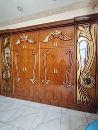 غرفه نوم للبيع ٦ باب ملحق نظافه ٩٥ ٪ العنوان الصويره للاستفسار الاتصال...
