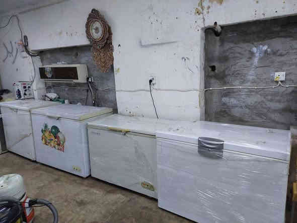 ثلاجات ومجمدات للبيع مستخدمه نضافه فول شرط شغل اسعار ثلاجات من ١٧٥ لحد ٢٢٥ وبيها مجال ومجمدات أسعارها من ١٧٥ إلى ٢٠٠ وبيها مجال عنوان سوك حديثه خلف جامع عبدالرحيم اتصال ***********
