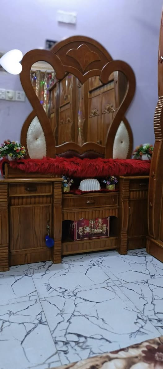 #للبيع
غرفه اخشاب صاج عراقي تزگام6ابواب كامله للحجز وللاستفسار ع رقم ***********يوجد واتساب.
