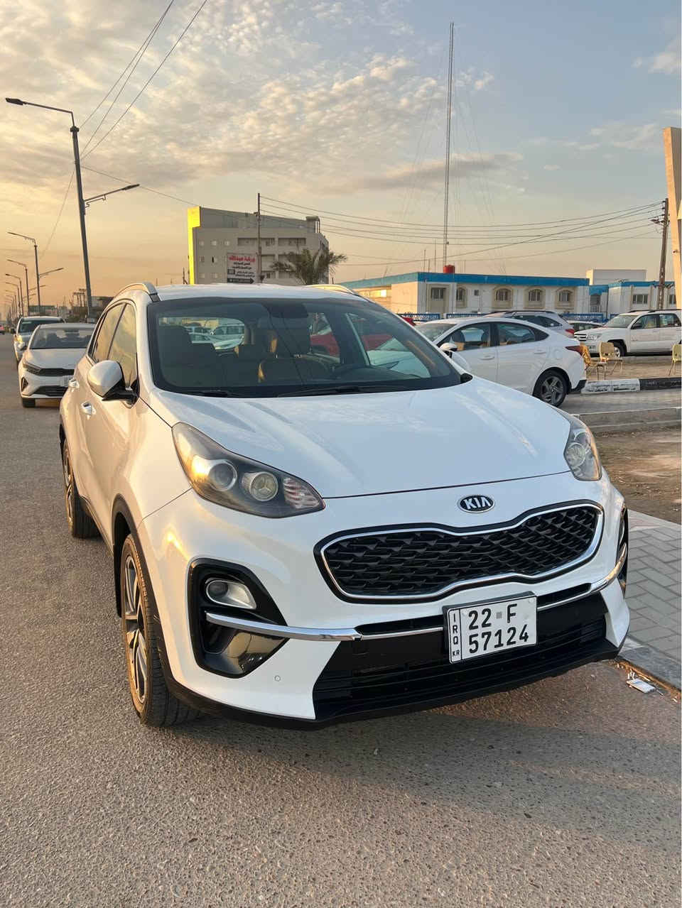 سلام عليكم سبورتج 2019 خليجي كفاله   مواصفات نص فول ملاحضه السياره  بيه شخط فقط و باقي كفاله السياره جديده من تاير من حداديه السياره موجوده داخل معرض الفيحاء 1 في معارض القبله السعر 195 و بيه مجال 
الاستفسار ع *********** Singapore
