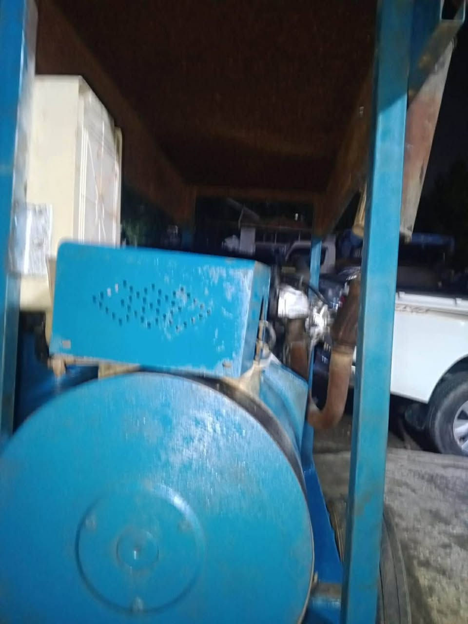 السلام عليكم مولد كيا شغال على الفحص والحمل نظيف كلش ألعنوان بغداد البلديات مكينة ٧٠١ توليد ٣٠ كيفي  ثري فيز  العنوان بغداد البلديات اتصل على الرقم وسهلة ***********بي واتساب
