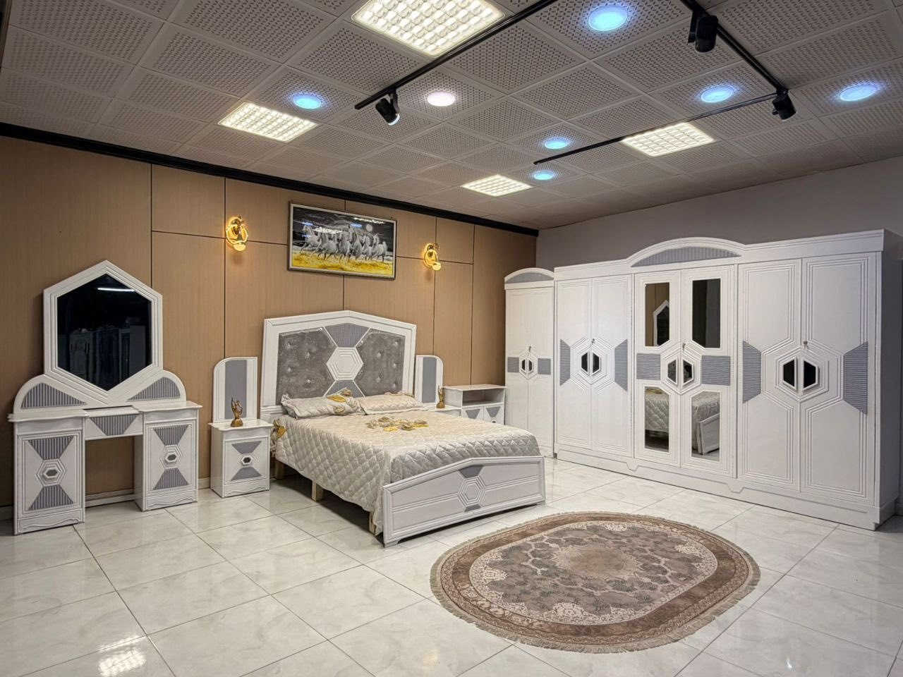 حصرياً الموديل الجديد   

السعر مليون دينار فقط 😍

غرفه نجاره قتصاديه 🛌

متكونه من 9 قطع مميزه 

الكنتور ارتفاع 240 طول 320 

مع الزاويه مجموع الطول 4 امتار 

السمك الخارجي للغرفه 5 ملم انديف

والسمك الداخلي 3 ملم معاكس ابيض

سعر الشازلون الخزان 75 الف 

سعر الشازلون المقعد 50 الف 

متوفر توصيل وشد داخل بغداد 😊

متوفر توصيل وشد لكافة محافضات العراق 🇮🇶


**إذا كنت صاحب هذا الإعلان وتريد حذفه لأي سبب، رجاءا أرسل رسالة إلى الدعم الفني**