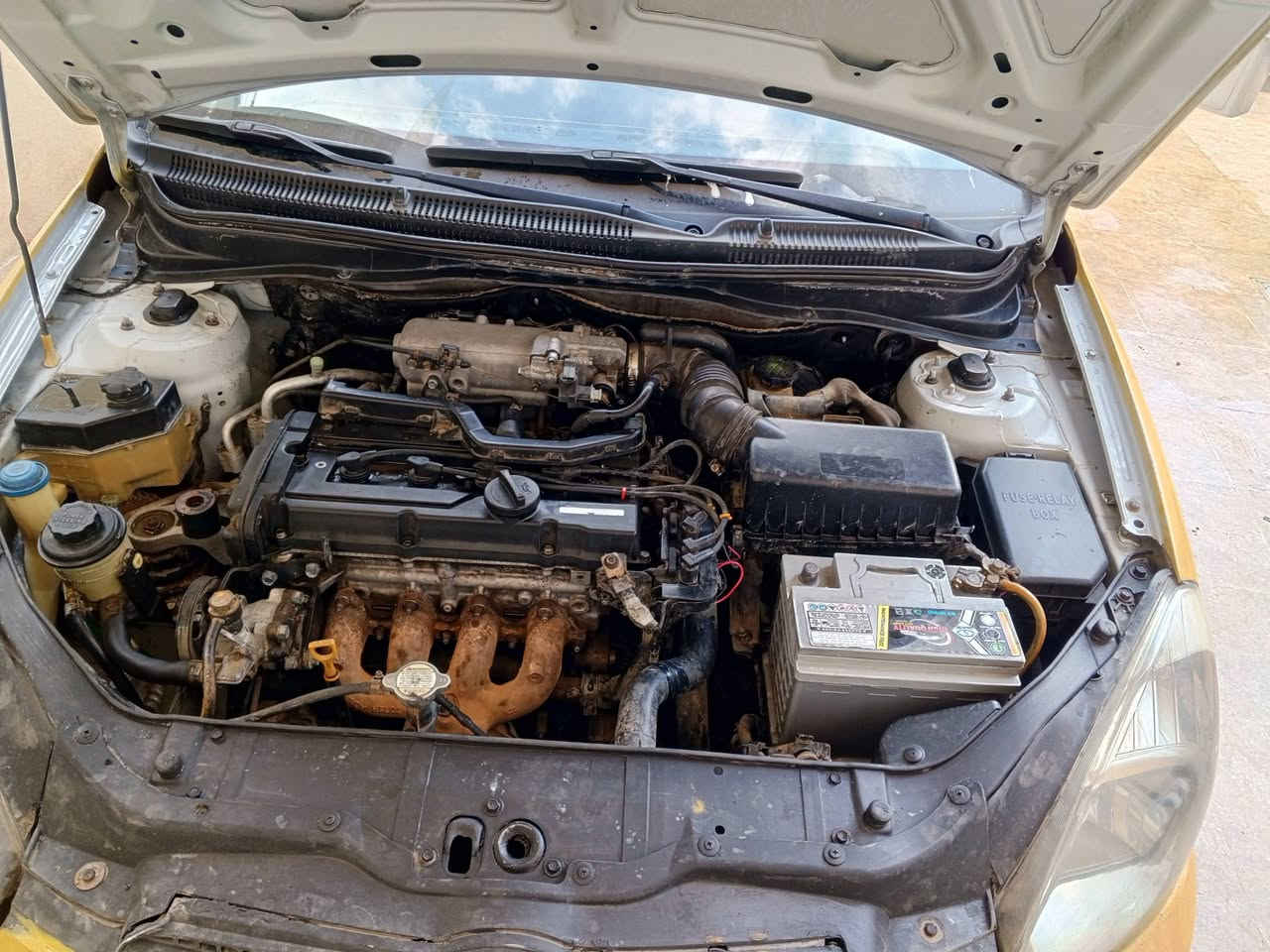 سلام عليكم  اكسنت موديل 2007  فول عادي ما مسجل على كابون  محرك 14  اول صبغه يعني معجون قليل حيل بيه دخل بل دير الوراه بس  الباقي كفاله المكان الموصل *********** ،***********. سعره 68 بيه مجال قليل
