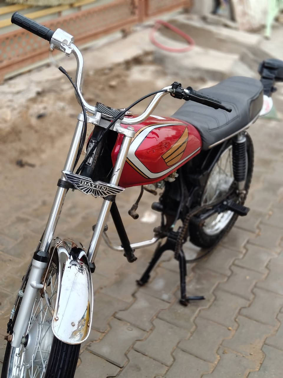 سلام عليكم دراجه تعميره جديده كلها بدون محرك اوراق اوصولي سبعه شاصي 19 ارشا شيال ربع  دوانيه مركز) الرقم *********** خاص مفتوح
