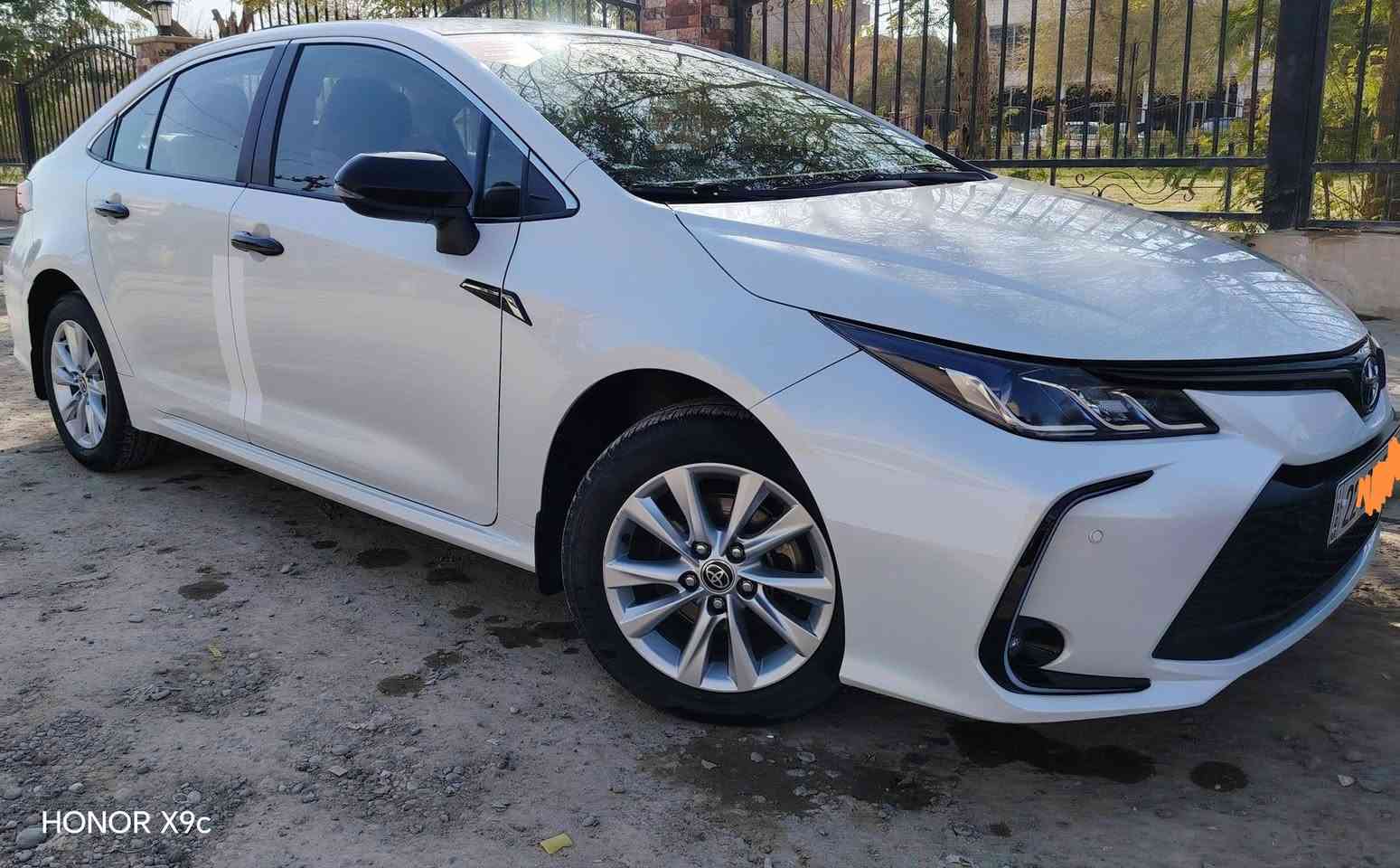 السلام عليكم
كورلا 2023 ساز ياباني اصلي باب اول 
بانزين فقط 
رقم اربيل بأسمي تحويل ثاني يوم 
سنويه للــ2028بسمي  
مواصفات
محركة 1800المرغوب
ماشية 47 الف فقط 
بصمة تشغيل
بصمة بيبان دخول ذكي لمس
بصمة جنطة  
نضامين قيادة/ سبورت وعادي ايكو
شاشة كبير لمس
كيلو متر ديجيتال شاشة 
بجم لد شباك ودعامية 
مري شفط مع التقفيل والفتح بالريمونت
تغليف كشنات جلد ارضية جنطة جلد ارضيات رزلاين
تخم تاير ياباني جديد 
باتري جديد
سبير وضع شركه صدر امامي خلفي وضع شركه  
السيارة مكفولة صبغ وفتح وبارد وتبديل وحالوب عدا رصعة صغيرة
مكان السياره صلاح الدين /سامراء
السعر  180
***********
