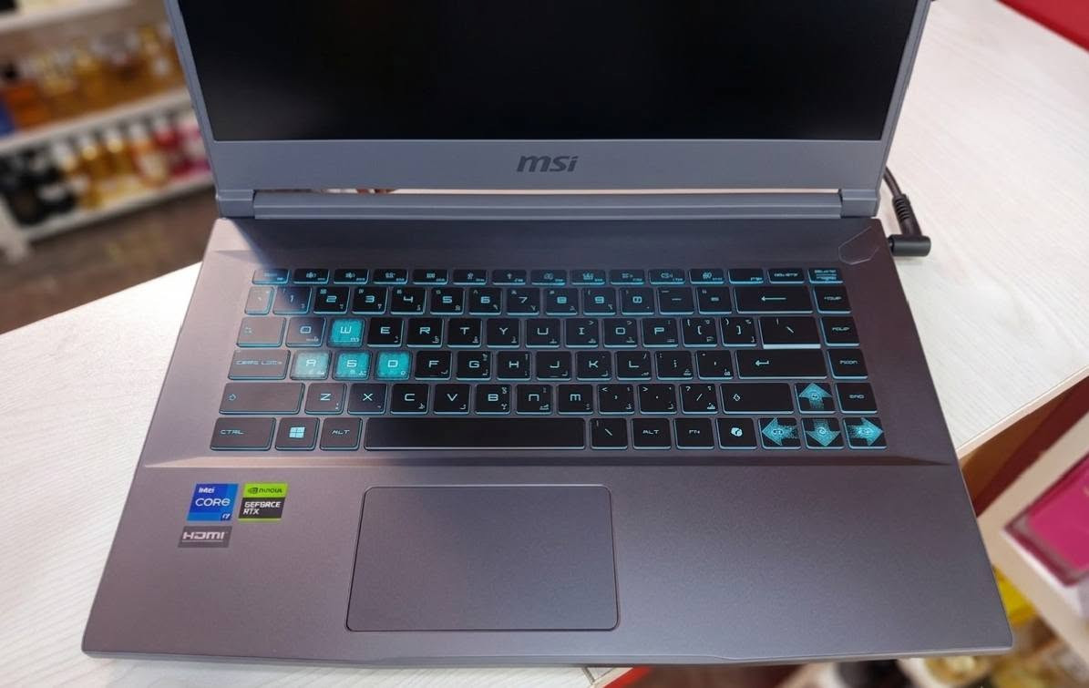لابتوب كيمنك بمواصفات جباره
MSI
المواصفات
Cor i7 
الجيل 13
الرام 16 G 
الهارد 500 GB ssd
حجم الشاشة 15.6 انج 
كارت الشاشه 3050 RTX
بطارية ليثيوم فول
نظافة الجهاز عالية جداً جداً ومستخدم شهرين فقط 
🎁 الملحقات 
شاحن أصلي + حقيبة  
السعر 850 الف دينار 
يتوفر توصيل لجميع محافظات العراق 
للتواصل على الخاص او على الواتساب
***********
***********
