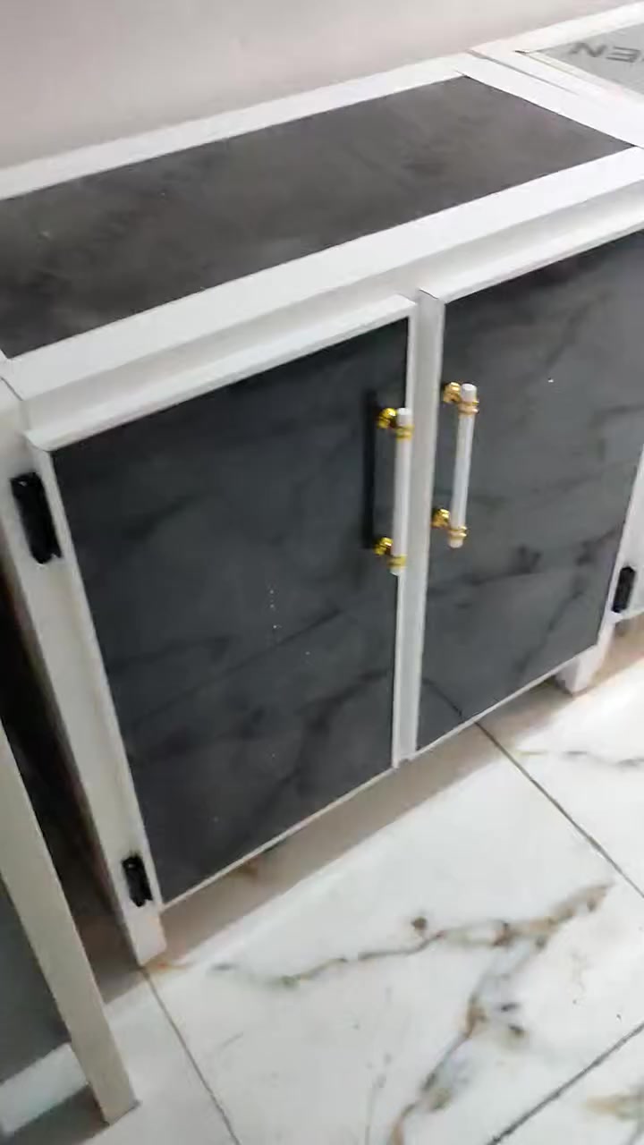 جزامه تفصال شغل قوي
الارتفاع 80
العرض 85
العمق 40
معمل الكوثر للامنيوم قرب سوق سومر 
بأدره حسين الشويلي ***********
