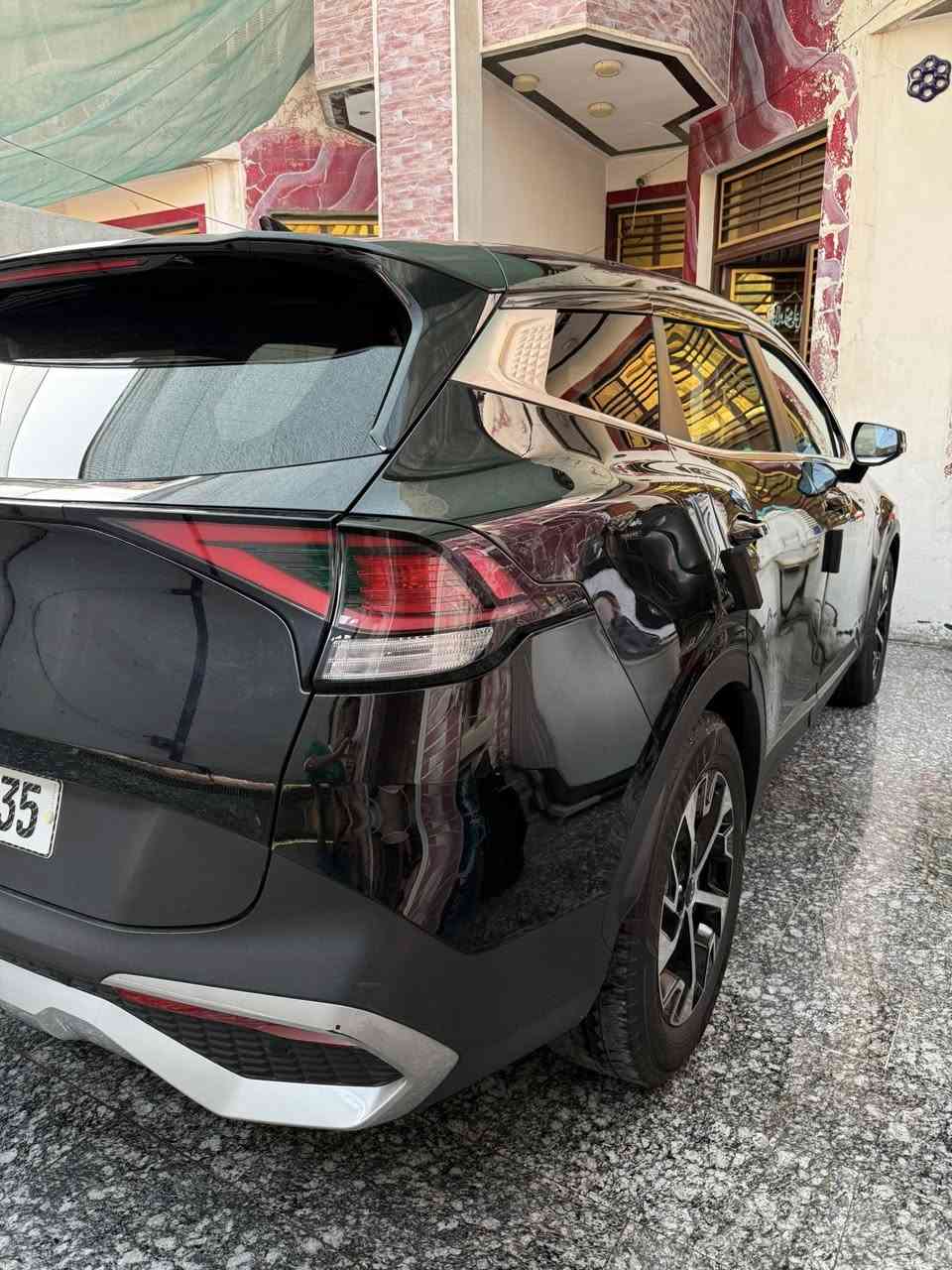 السلام عليكم سبورتج 2023 نص مواصفات EX * بينسون
#وارد_امريكي
#ماشية_38_ميل
*مقاعد جلد 
*مقاعد تدفئة
*تحديد مسار
*تثبيت سرعة
*شاشة على طول الدشبول
*حساسات 360
*سستم شواحن وملحقات شحن
*كامرة خلفية بنظام متطور
*اشعار التنبيهات 
وبعد اكو مواصفات حلوة ونظيفة السيارة
والحادث كما في الصورة بس هذه الصفحة والباقي كلة بلاد ونظيف وماكو شي مبدل كلة تعديل
السعر 195 
***********
