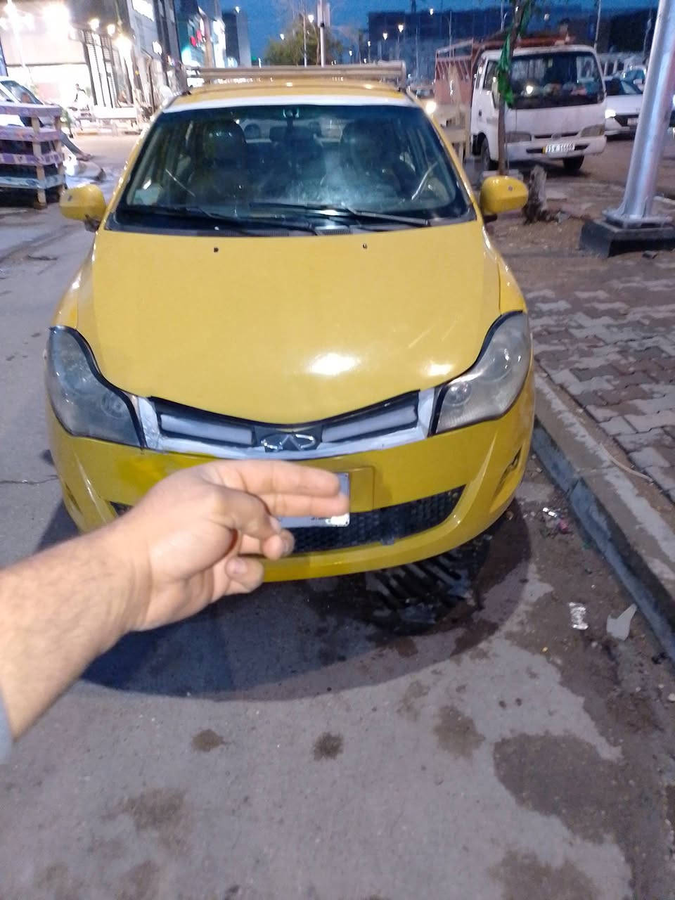 سلام عليكم مرخصة مدير لكروب 
شيري فلاوين موديل 2011
رقم بغداد 
تحول ثاني يوم
كشره نضيفه
كير ومحرك بلاد
سعره 26. وبيه مجال حك الجيه 
عنوان السياره بغداد 
هاتف ***********
