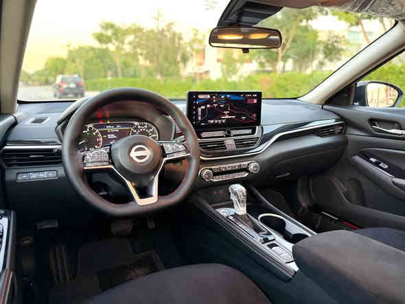 🔥 للبيع — نيسان التيما 2024 SR Plus AWD 🔥
(( حادثها جاملغ واقل من ربع البونيد بدون دواخل ايرباك استيرن فقط سستم شركة )) مرقم (( سليمانية )) 
(( ملاحضة سياره حالوب خفيف مثل ما واضح بالسونار ))
         ((((( سعرها مناسب 177 ورقة ))))
🚗 المواصفات:  (( ماشية 10 الف  فقط  )) زيرو

 • فئة SR Plus الرياضية
 • محرك 2.5 واقتصادي
 • دفع رباعي AWD
 • فتحة سقف
 • رادارات وتحذير نقاط عمياء
 • كبح طوارئ أوتوماتيكي
 • تنبيه مغادرة المسار
 • شاشة كبيرة مع كاميرا خلفية
 • دخول وتشغيل بصمة
 • مقود جلد رياضي مع شفتات
 • تحكم سكان، بلوتوث، USB
 • كشنات جلد رياضي SR
 • أضوية LED أمامي وخلفي
 • رنجات 19” وكالة
---------------------------------------
       ((( العنوان ديالى خانقين)) 
للاستفسار (( *********** )) (( ‭***********‬ )) خناقين
