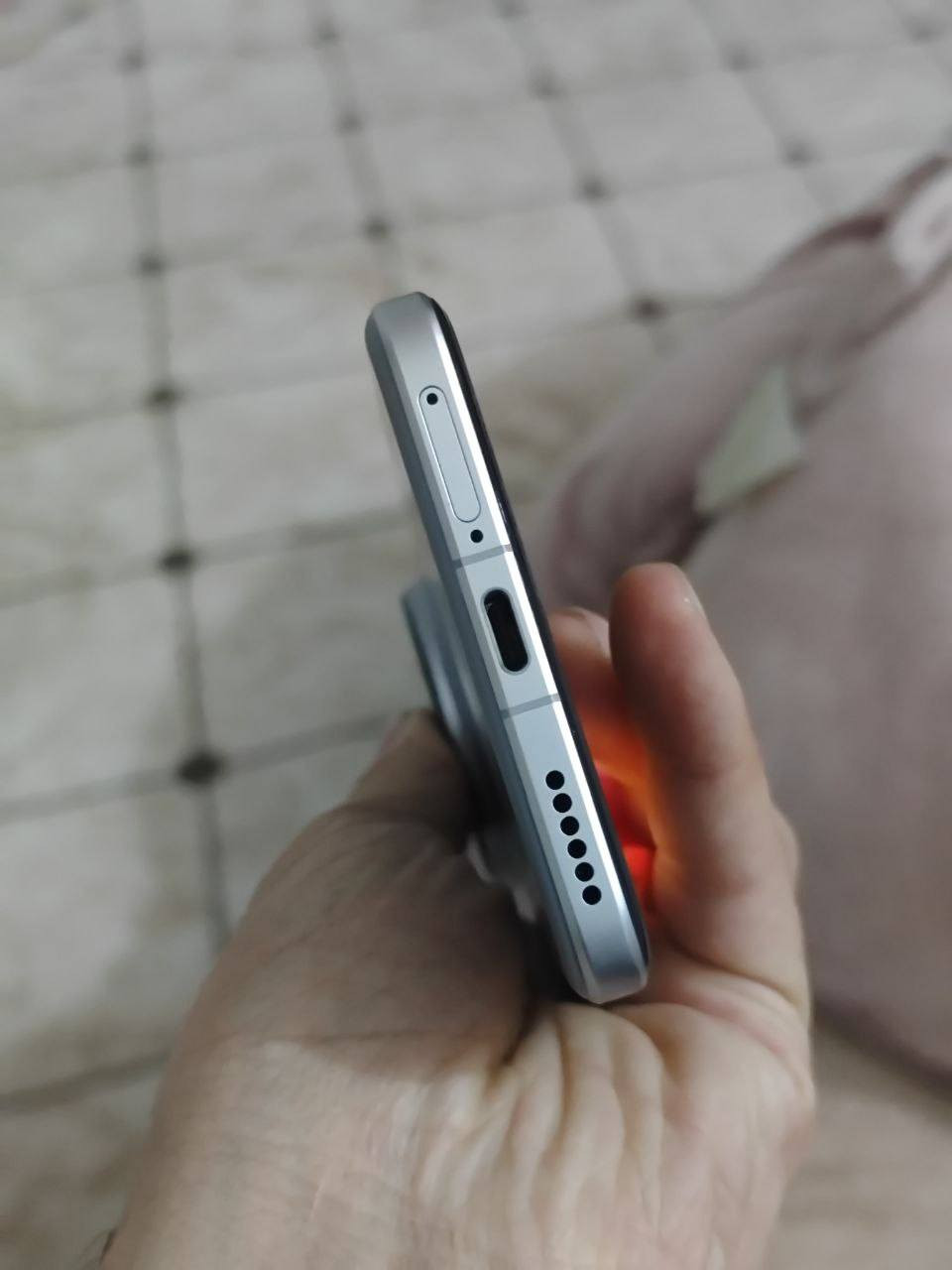 📱 هونر ماجيك 7 برو 
🔹 512GB – لون سلفر
🔹 نظيف جداً
🔹 السعر: 825 الف للبيع فقط
📍 بغداد - كرخ
📦 بكامل ملحقاته
📞 واتساب/اتصال:
***********
