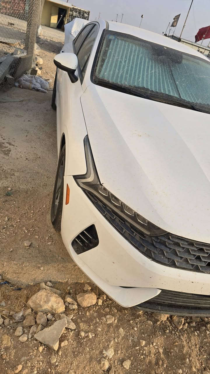 للبيع كي فاي موديل ٢٢ معوقين بسمنه رقم مثنى باقيله سنه ونص وتصير حره سياره جديده عله ايدي مدخله حته تصليه بل عراق ماشيه ١٢٠ الف سعره ١٦٠ مكاني سماوه قظاء رميثه رقمي ***********
