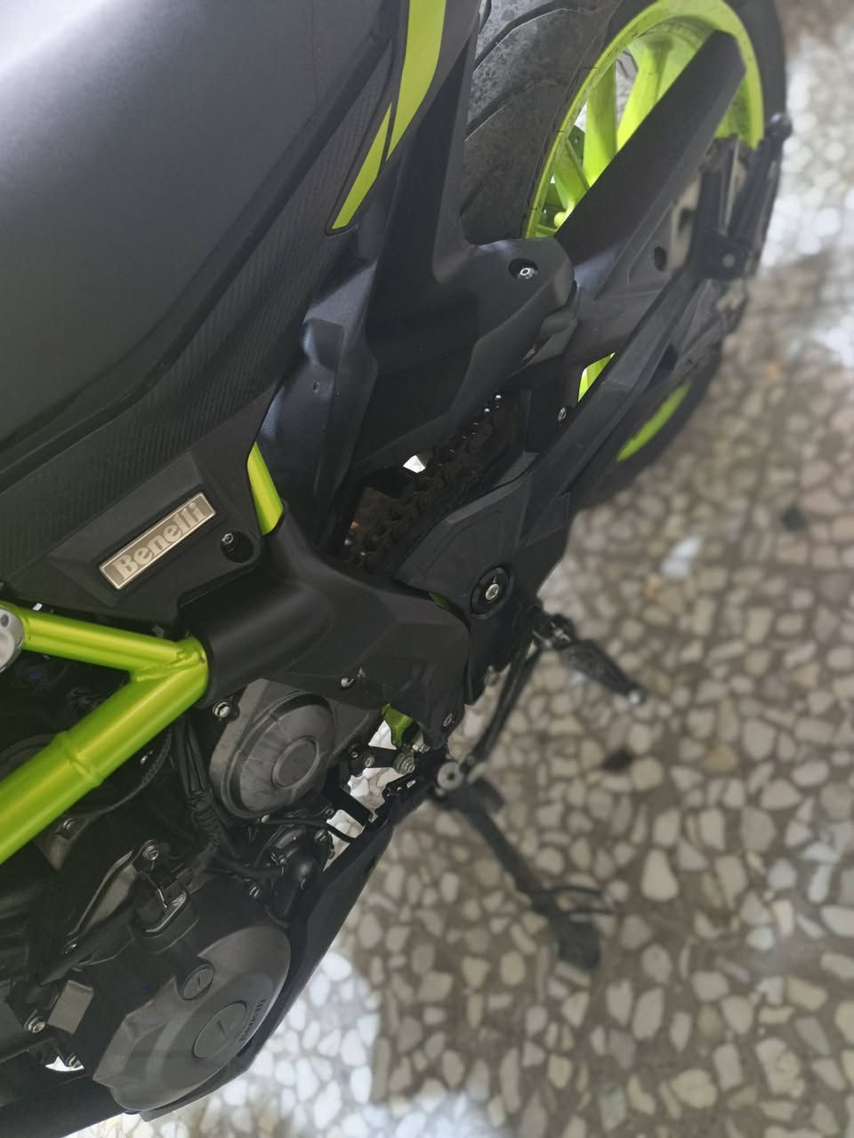 بينلي 302cc بطح ثنين بستم سرعه قصوى 176km الدراجه اخت زيرو موديل 22 اغلب وقت واكفه محرك  كفاله  لونه اخضر مميز الدراجه عليها ادامه كامله بشركه ودهن جديد ايضا دراجه بسمي وهزه جديده يعني شغل وطلع وبل عافيه عل ياخذها سعرها 35وبيها مجال اتصل وبيك خير وتدلل رقمي 7762487527 مكاني بغداد اعلام


**إذا كنت صاحب هذا الإعلان وتريد حذفه لأي سبب، رجاءا أرسل رسالة إلى الدعم الفني**