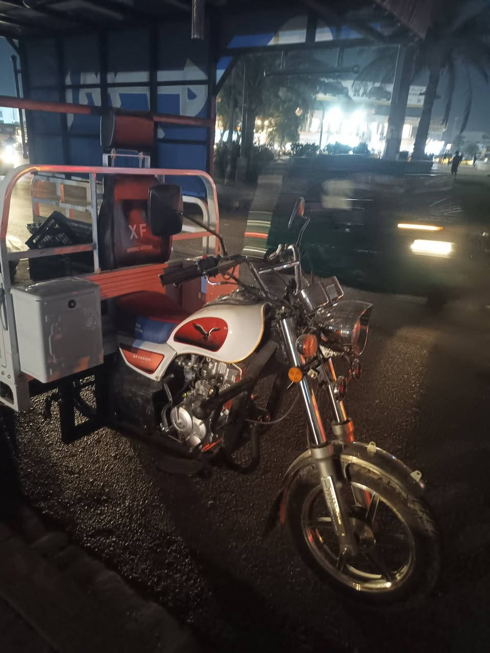 موديل 26زيرو قبل 3ايام من شتريتهة محجر تفصال جديد اوراق كاملة صقرمكينة جمرة فحل سعر3ملاين ومية مكان الحبيبية غير متواجد عل فيس شراي يتصل ***********
