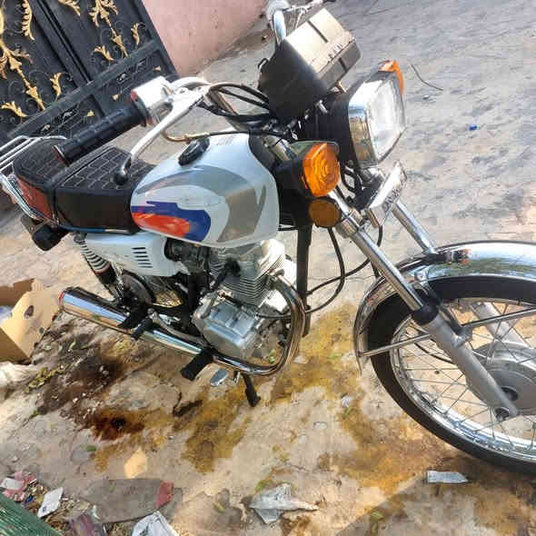 السلام عليكم اخوان بس الشراي يراسلني او يخابر نامه شلامجه للبيع رقم وسنويه كفاله عامه من كلشي شرط التحويل مديل 23 السعر مليونين وبيها مجال ولشراي وبخدمتكم ***********
