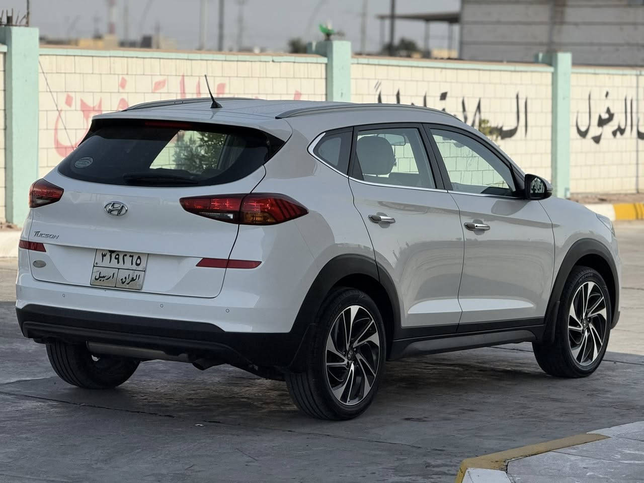 السلام عليكم توسان 2020 خليجي كفاله عامة ماشية 63 رقم اربيل سنوية منتهية تحويل ثاني يوم شركة مضمونه 
بصمة شاشة كبيرة كشنات ثنين كهرباء لايت لد
بروجكتر لد 
بكلايت خلفي لد
السعر 195 وبيها مجال للشراي
للاستفسار ***********
