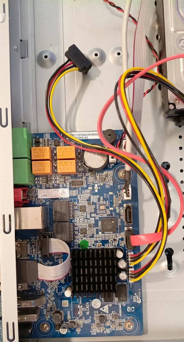 NVR Aswar 32 ch
+هارد ٨ تيرا 
للبيع نظيف مستعمل شي قليل


**إذا كنت صاحب هذا الإعلان وتريد حذفه لأي سبب، رجاءا أرسل رسالة إلى الدعم الفني**