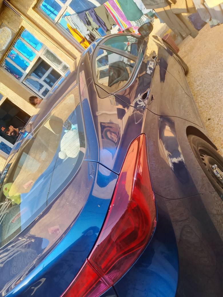 سلام عليكم النترا 16 وأرد امريكي للبيع رقم انكليزي هزه جديده واهي صورها بامريكا ***********السعر 115
