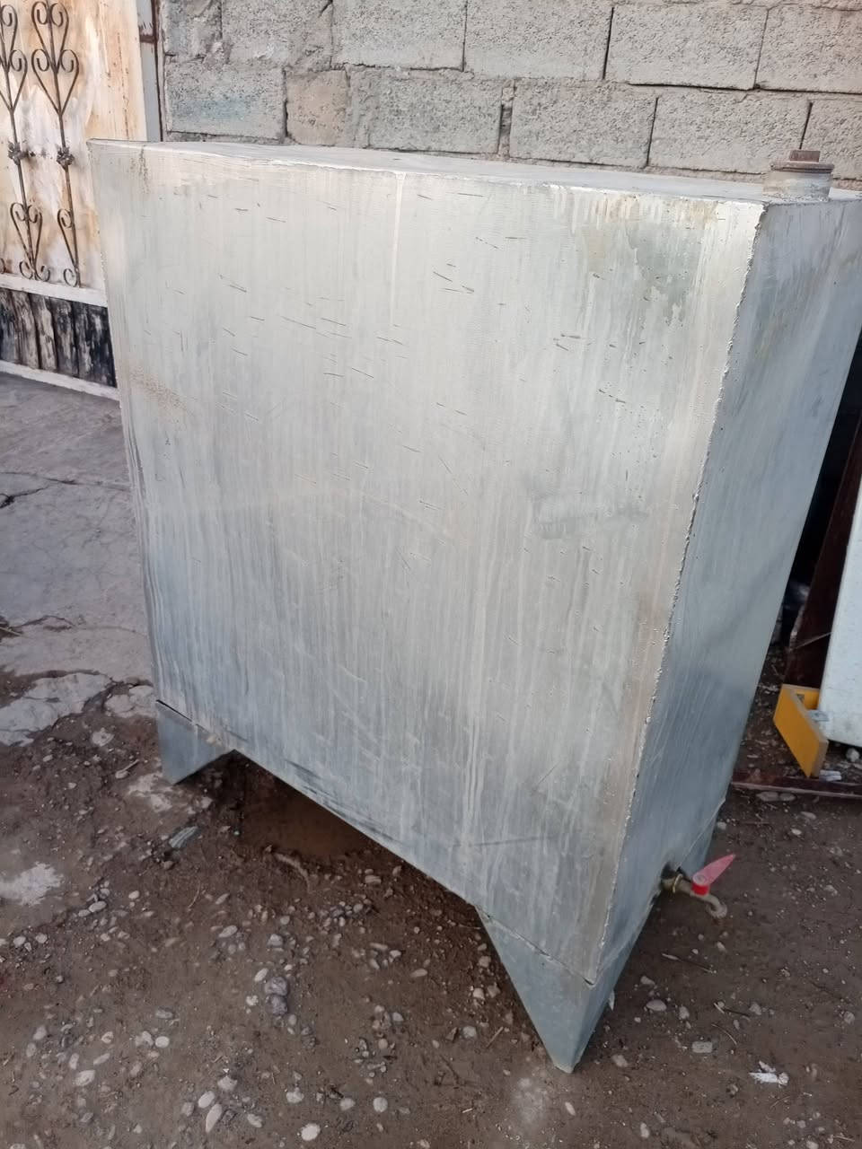 جربايه للبيع اسعر 25 تانكي نفط اسعر 45 وبي مجال اتصال ***********
