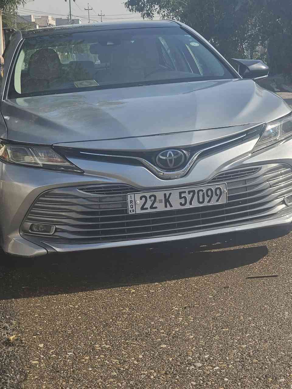 كامري للبيع موديل ٢٠١٨ فول مواصفات XLe بي قطعتين شرط تحويل بي دفتر بانزين سعر ١٧٨ بي مجال ***********
