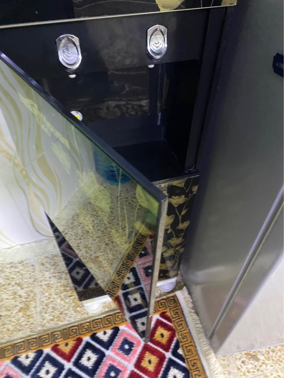 برادة ماء كلش جديد مابيها اي عيب سعر 100 الف و بيها مجال 

رقم موبايل:*********** كركوك, العراق
